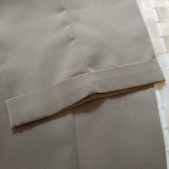 NWT Dockers Men Khakis 34x32 - Picture 5 of 10